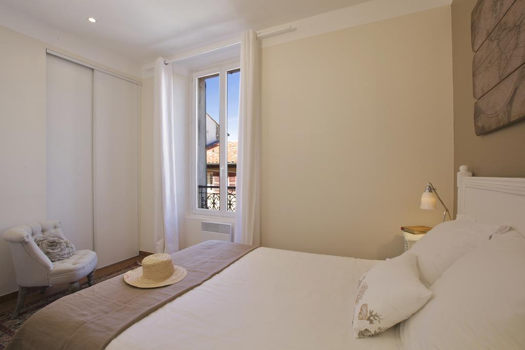 15 Cours Massena Apartment Antibes
